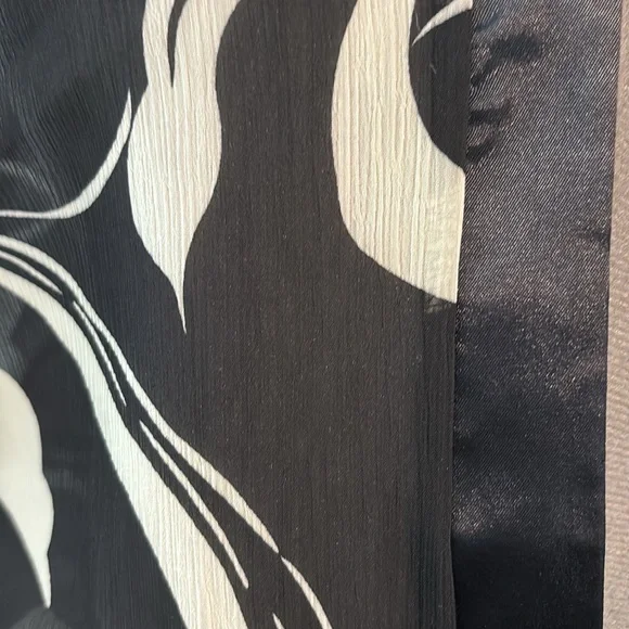 Black and white floral sheer blouse. Costa Blanca sz small - Picture 5 of 6